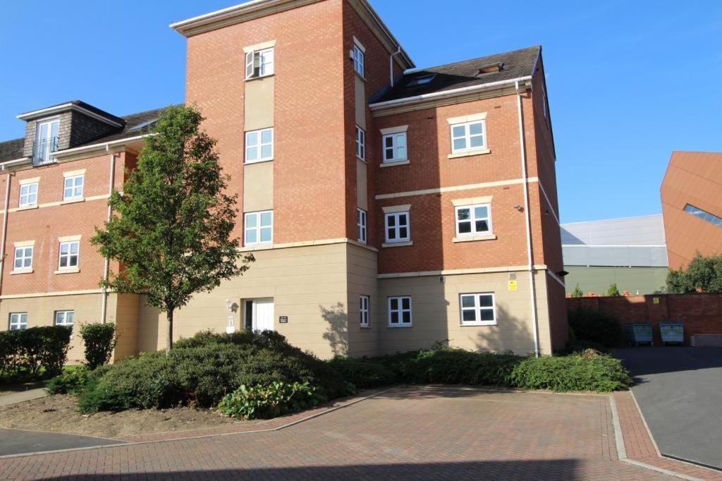 Sunnydale Serviced Apartments - Central Wakefield, Spacious Apartment Exterior photo